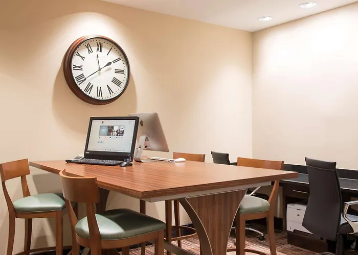 Doubletree By Hilton Hotel Grand Rapids Airport