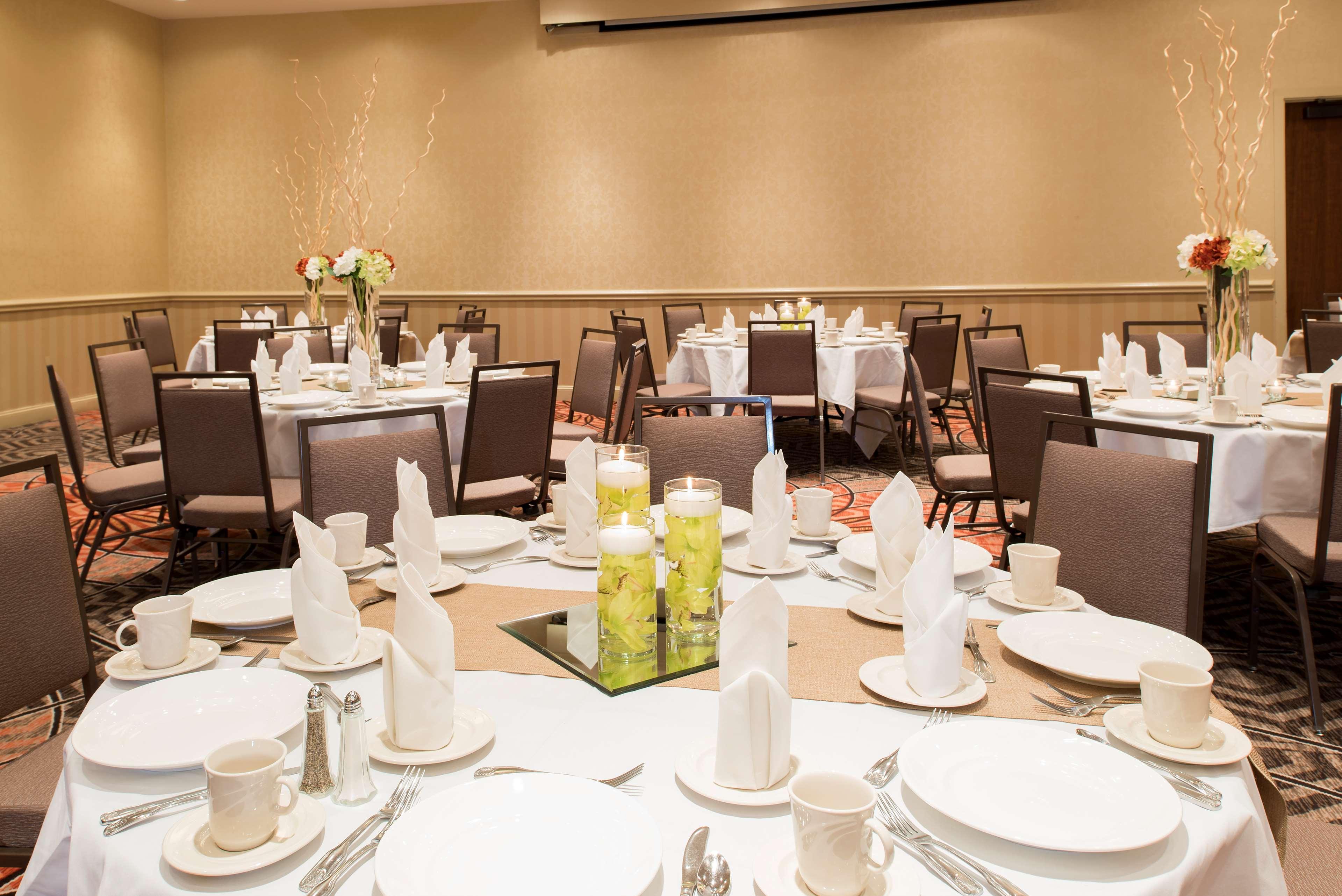 Hotel Doubletree By Hilton Grand Rapids Airport Cascade