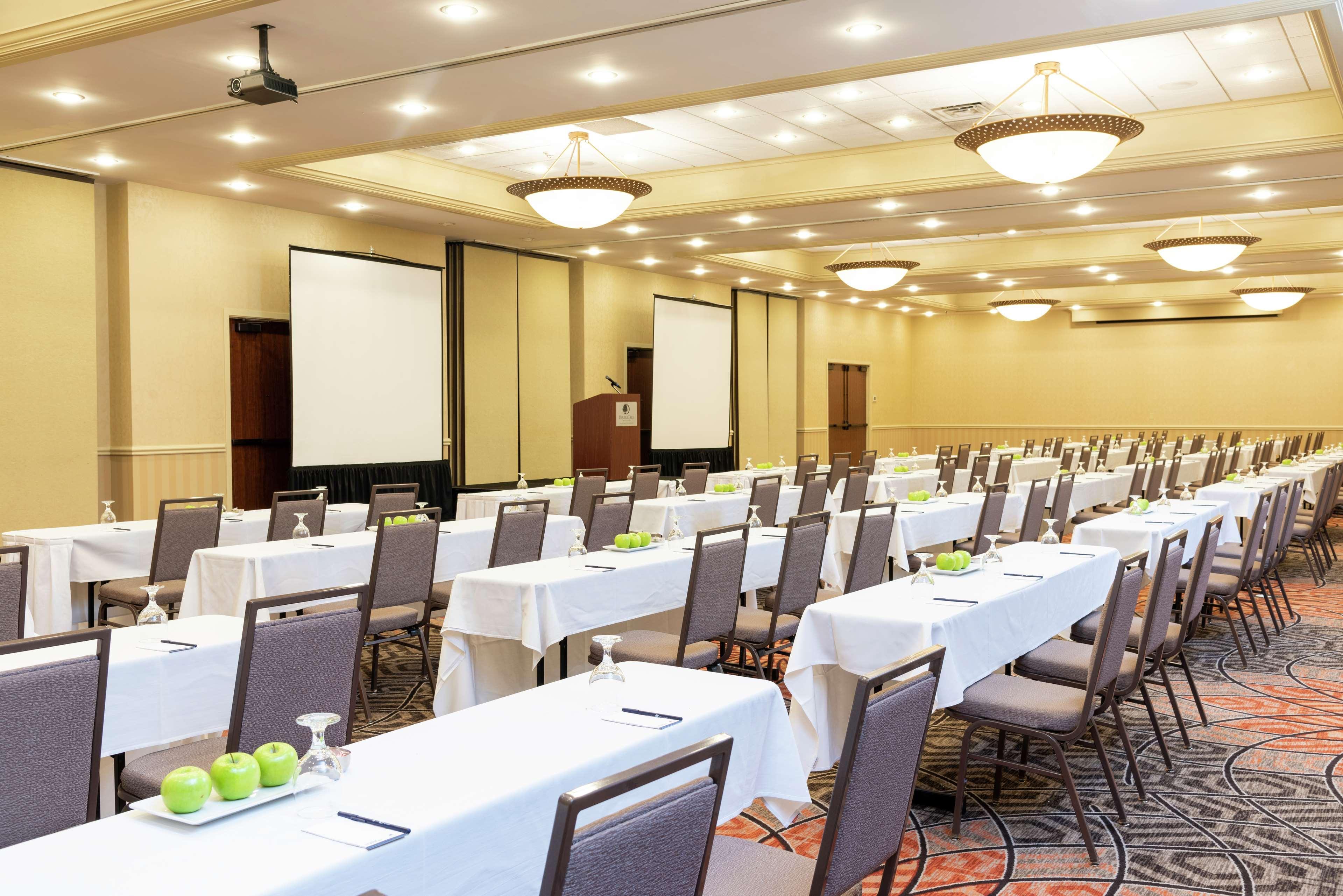 Hotel Doubletree By Hilton Grand Rapids Airport Cascade