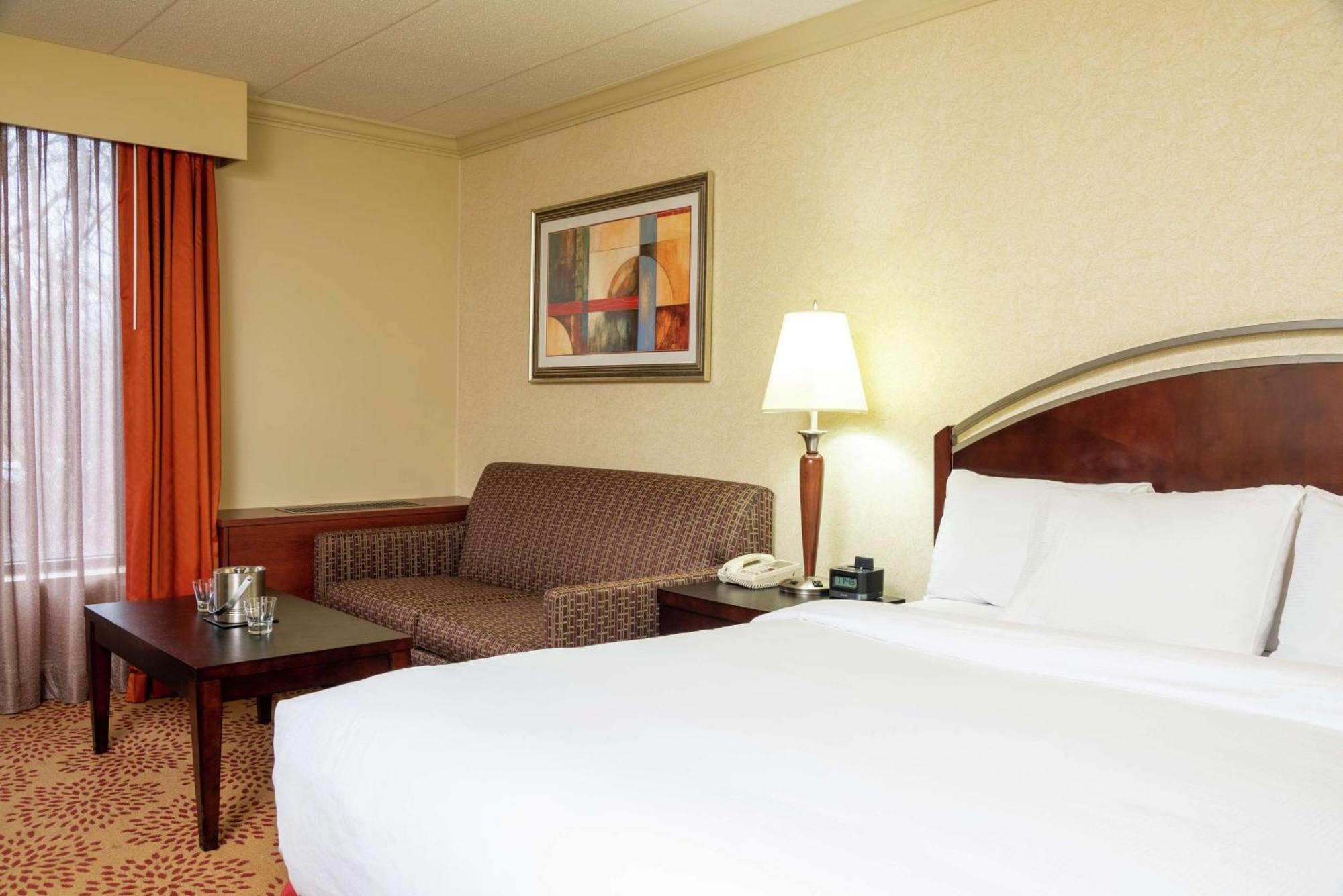 Doubletree By Hilton Grand Rapids Airport 4* Cascade