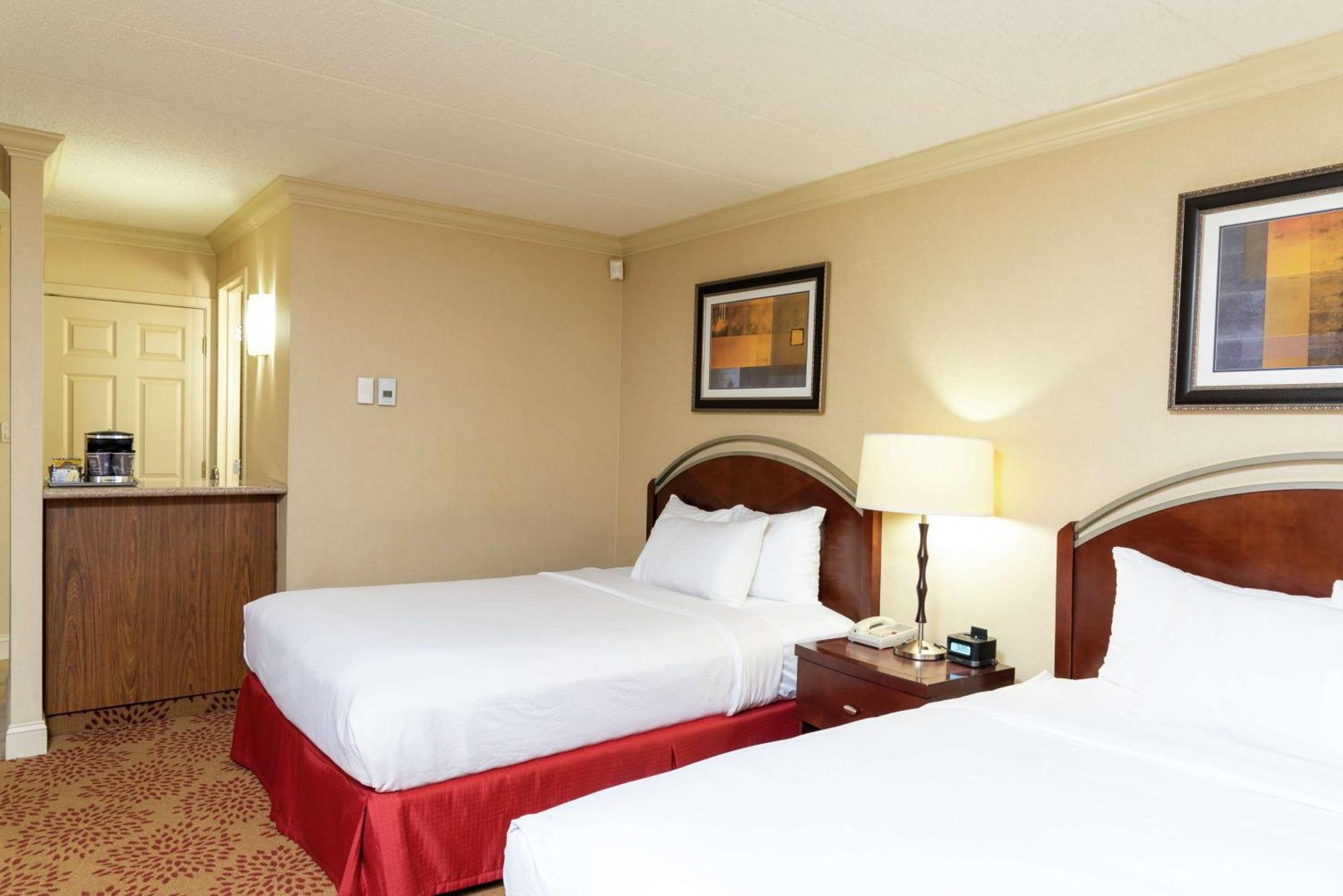 Doubletree By Hilton Grand Rapids Airport 4* Cascade