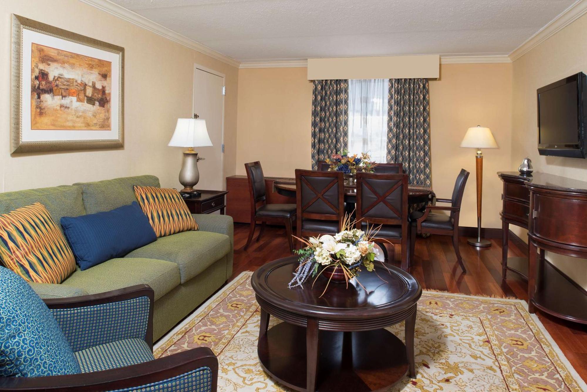 Doubletree By Hilton Grand Rapids Airport 4* Cascade