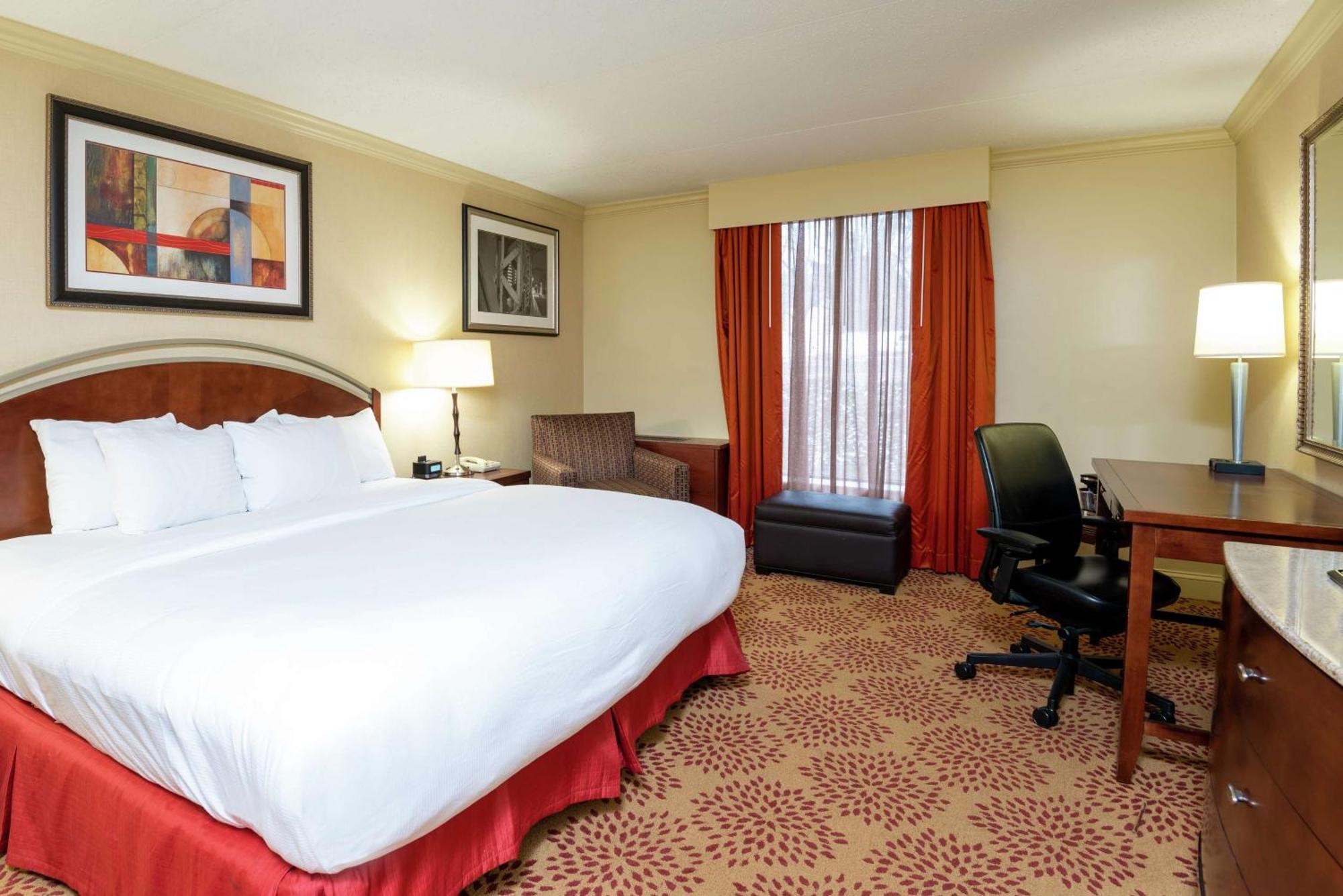 Hotel Doubletree By Hilton Grand Rapids Airport