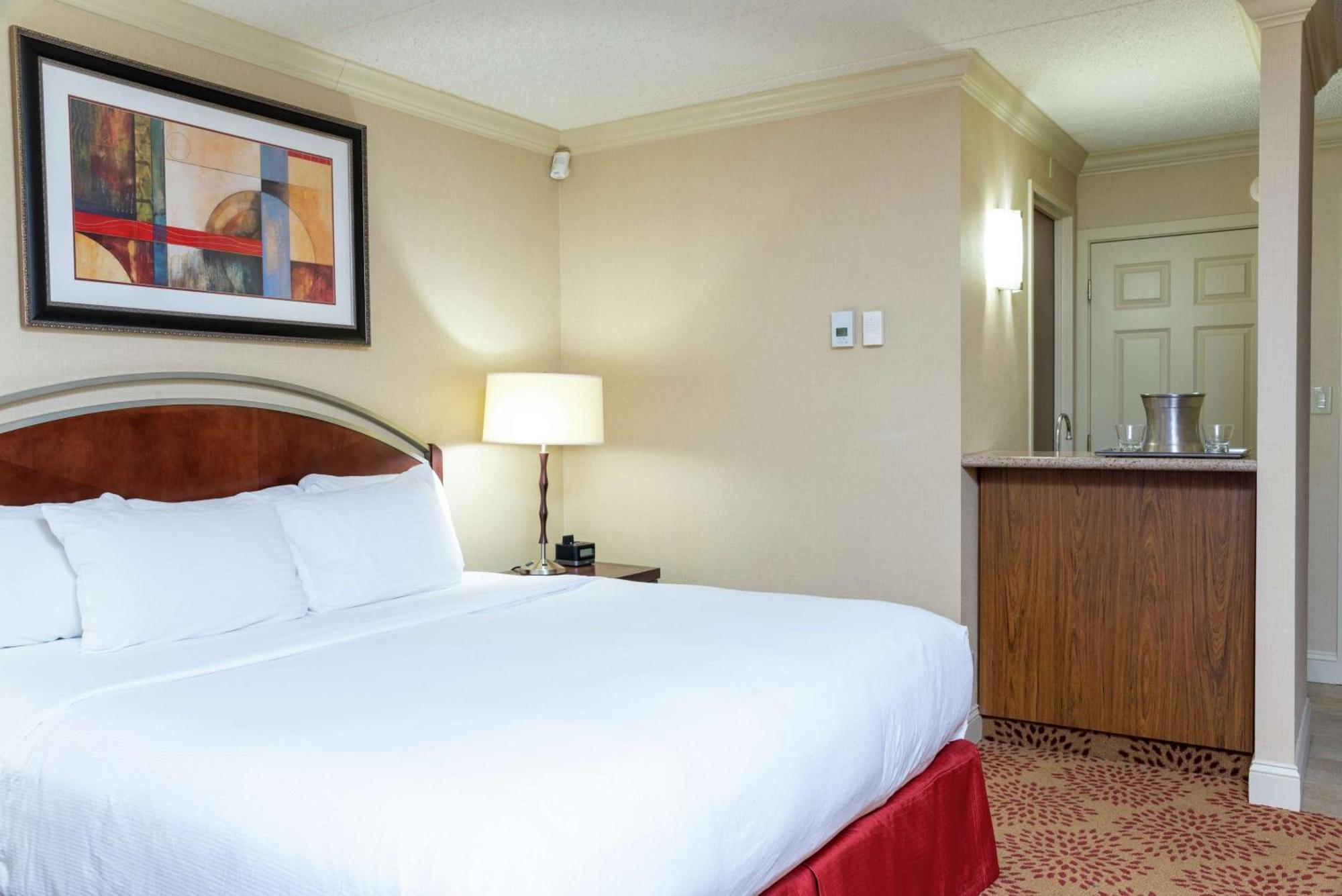 Doubletree By Hilton Grand Rapids Airport Cascade