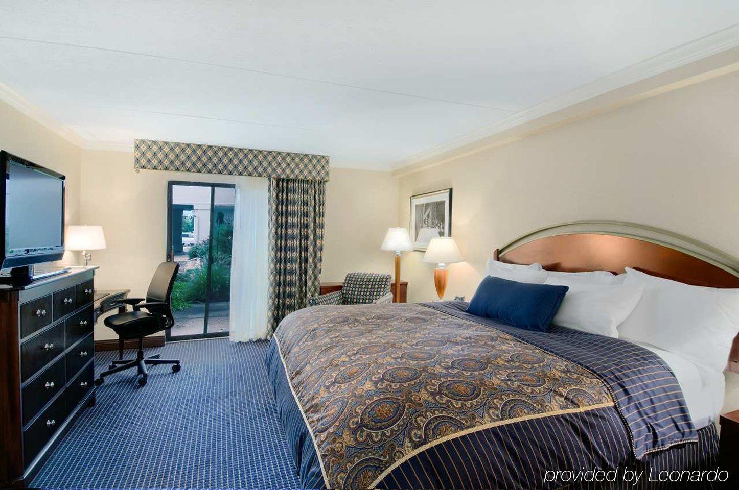 Doubletree By Hilton Grand Rapids Airport Cascade