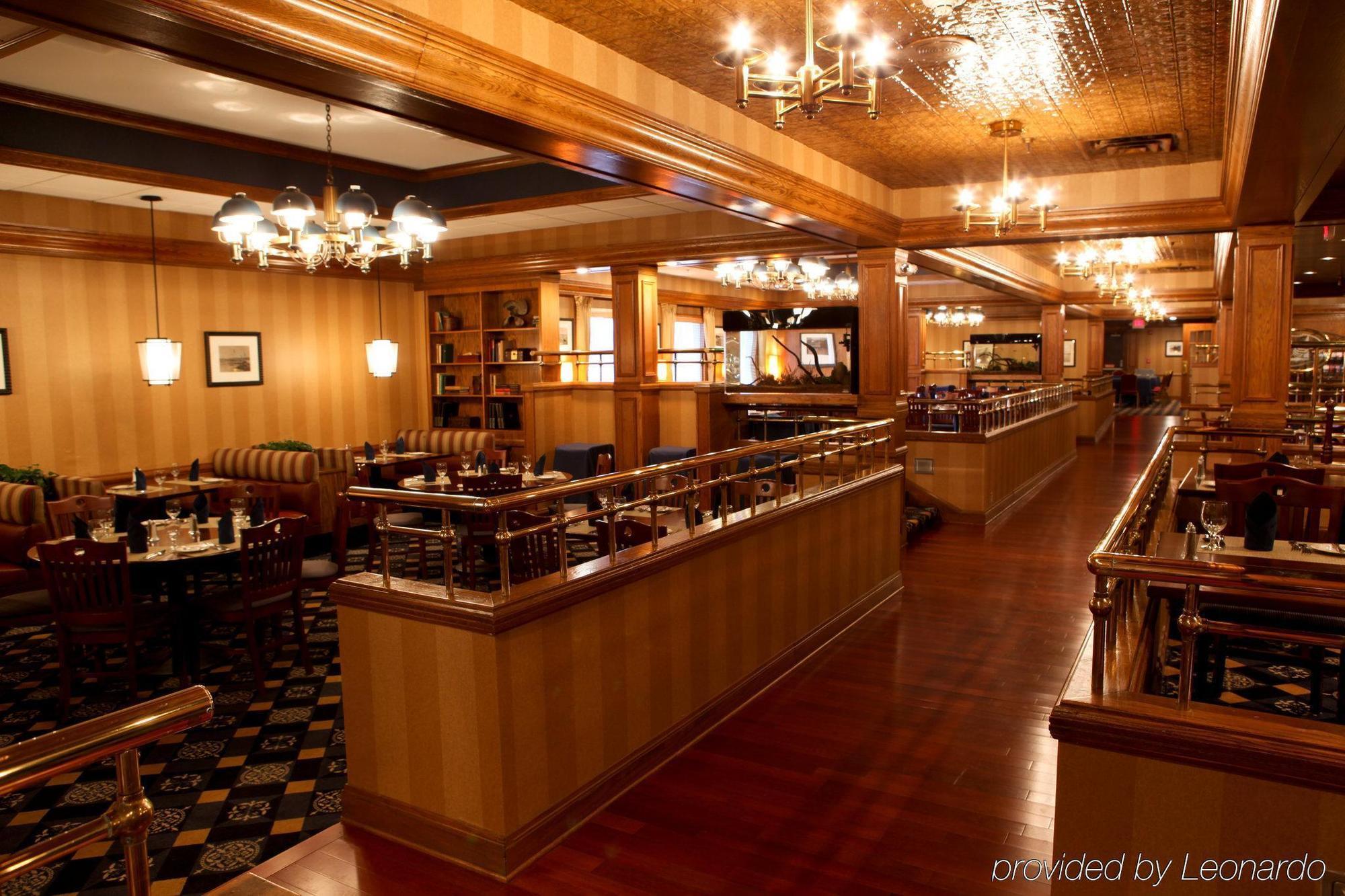 Hotel Doubletree By Hilton Grand Rapids Airport
