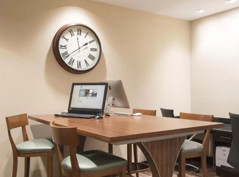 Doubletree By Hilton Grand Rapids Airport 4* Cascade
