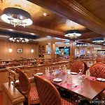 Doubletree By Hilton Hotel Grand Rapids Airport 