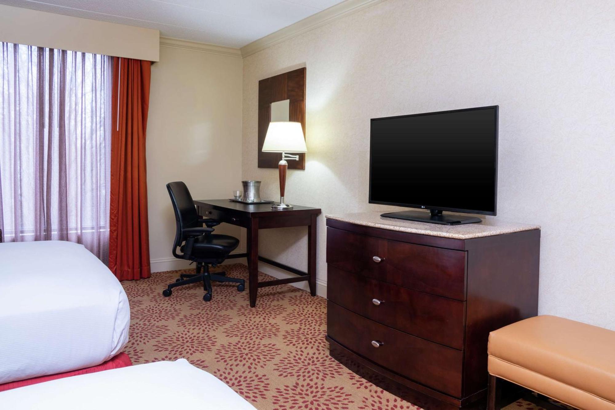 Doubletree By Hilton Airport 4*
