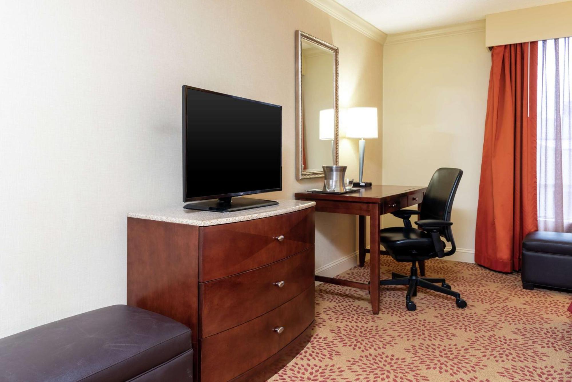 Doubletree By Hilton Grand Rapids Airport Cascade